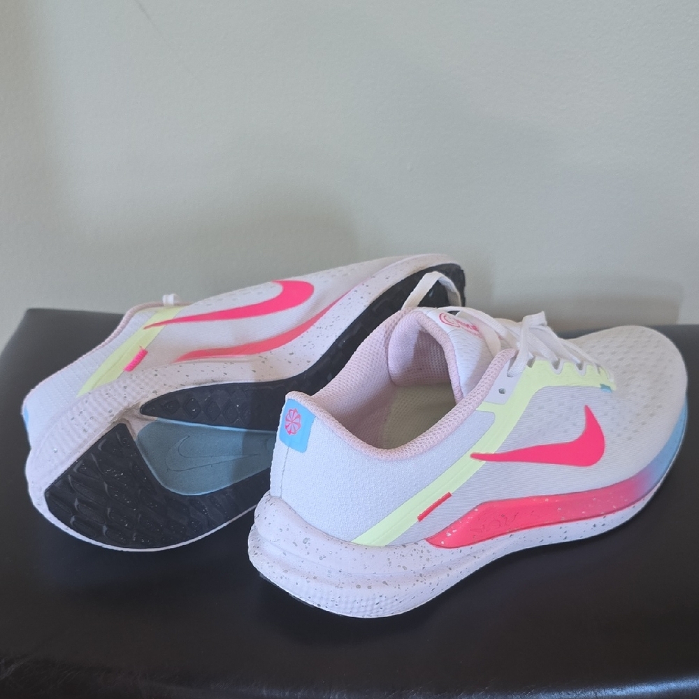 Nike White and Pink Athletic Shoes with Mesh Upper